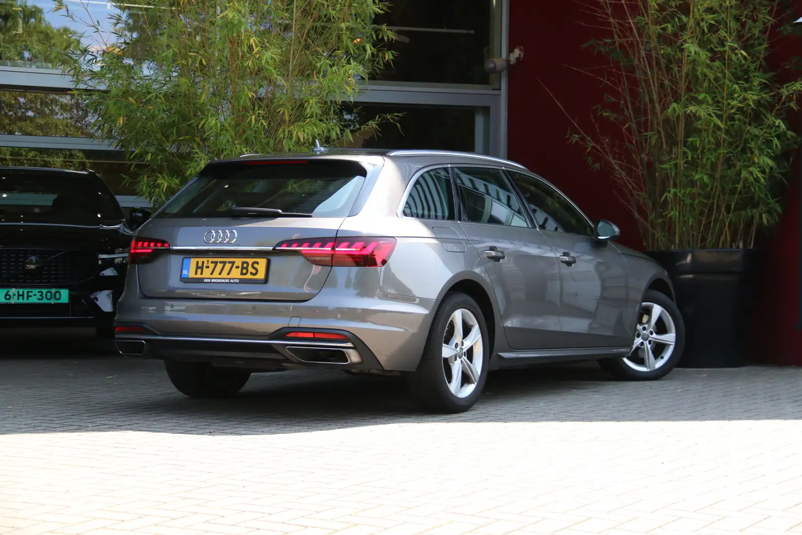 Audi A4 Avant 40 TFSI Launch edition Business | VERWACHT | Gris - 2