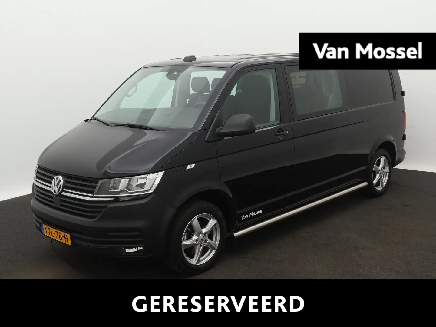 Volkswagen T6.1 Transporter 2.0 TDI 110 pk L2H1 | Airco | Trekhaak | Dubbele c Zwart - 1