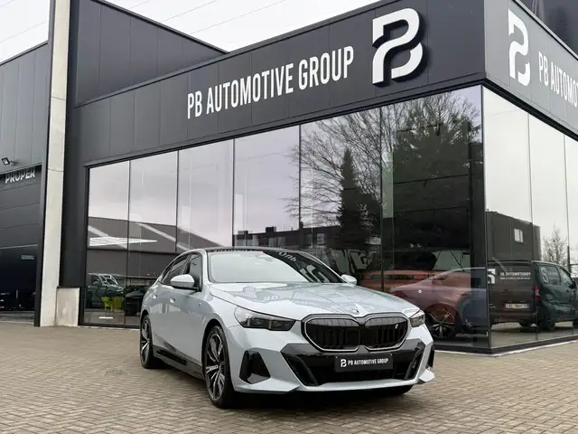 BMW i5 M Sport Pro-H&K-Acc-Head-Up-360°Cam-Glasdak-Full