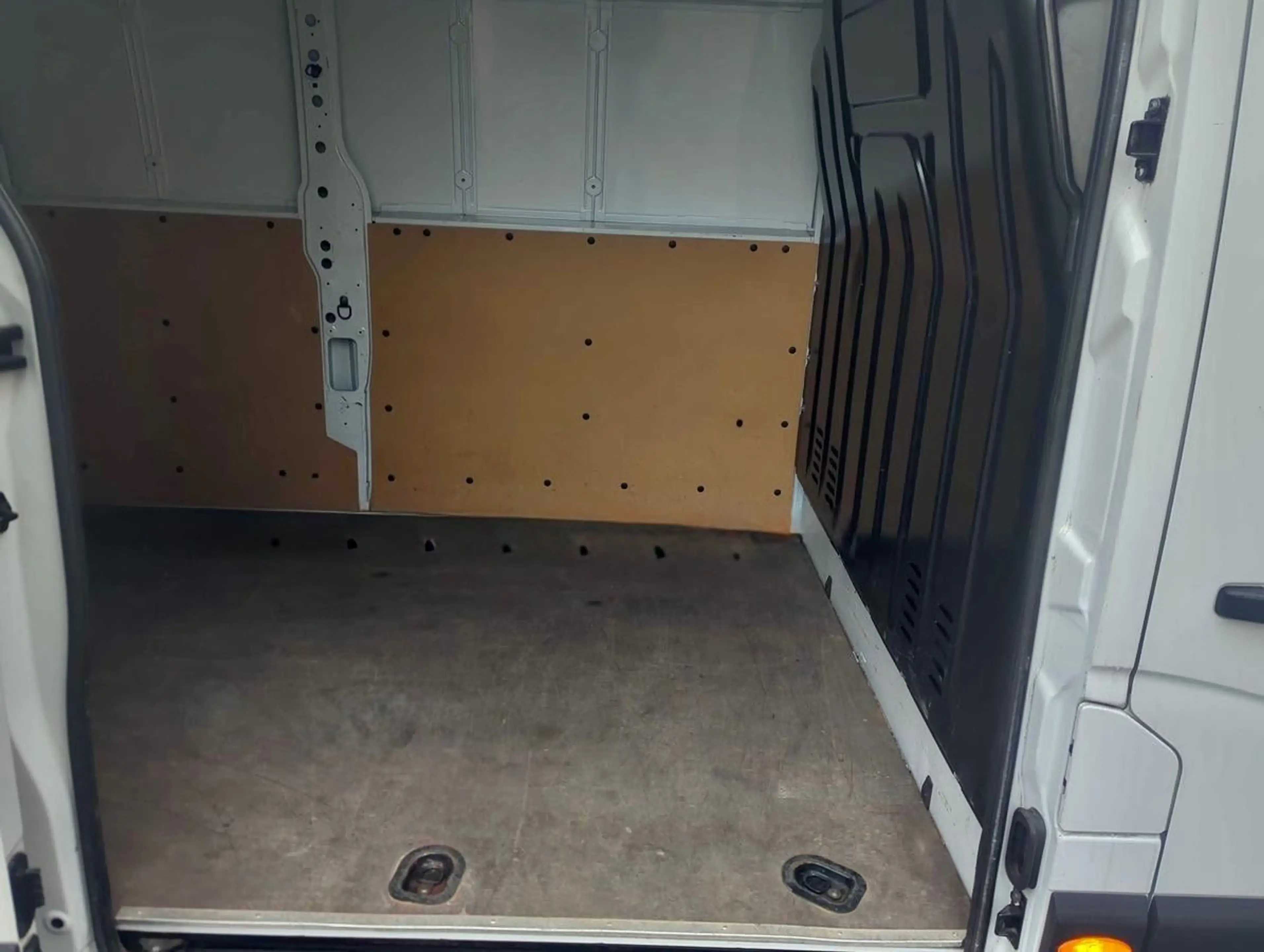 Nissan NV400 L3H2 3,5t COMFORT AHK CAM TEMPOMAT 1.HAND — photo 11
