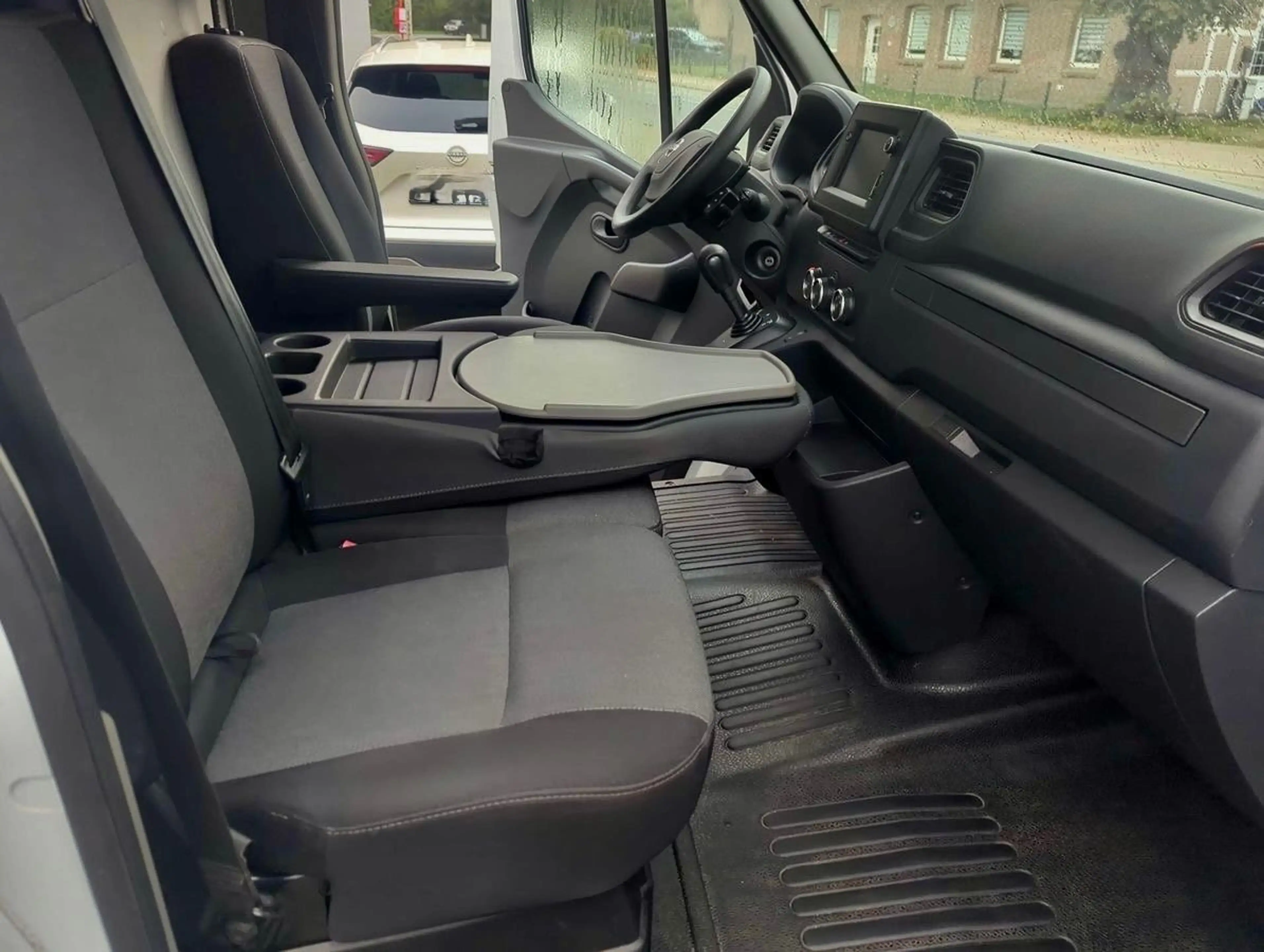 Nissan NV400 L3H2 3,5t COMFORT AHK CAM TEMPOMAT 1.HAND — photo 7