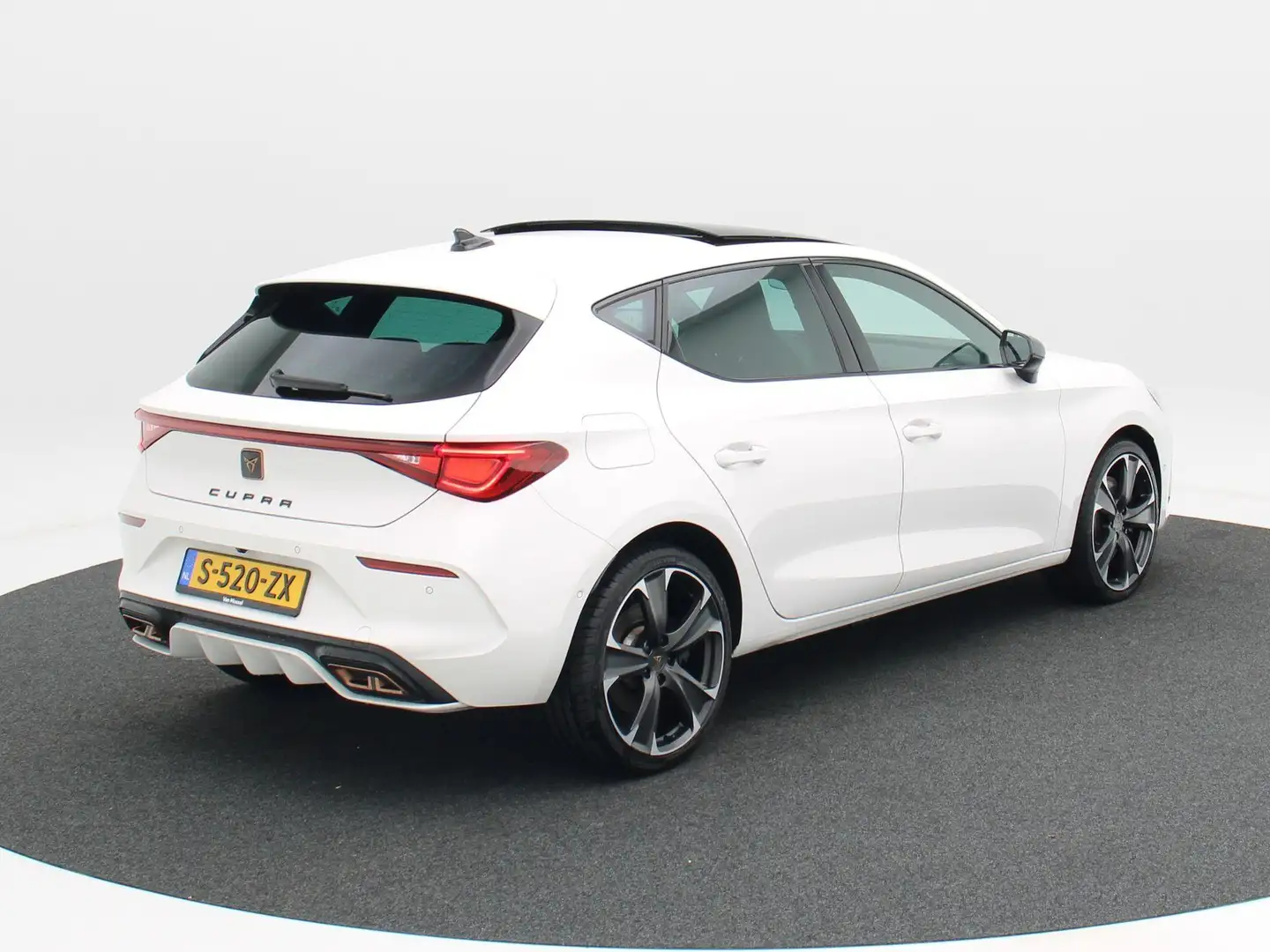 CUPRA Leon 1.4 e-Hybrid 245 Pk Automaat VZ Adrenaline | Panor Wit - 2