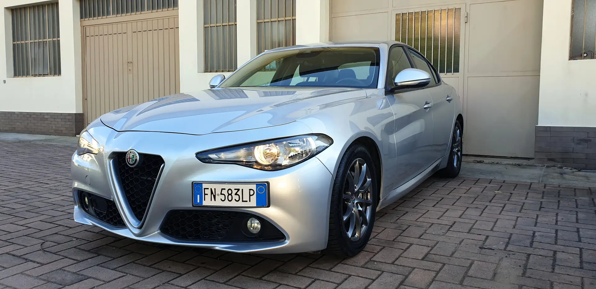 Alfa Romeo Giulia Giulia 2.2 t business 150cv auto Argento - 1