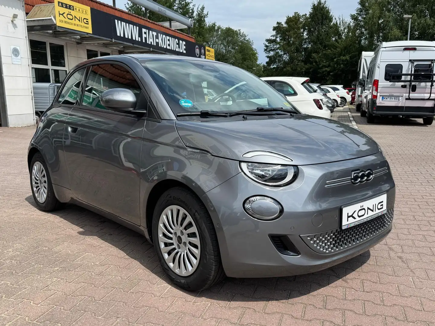 Fiat 500e 118PS 42kWh KLIMA*SHZ*PDC*KAMERA*CARPLAY Grau - 2