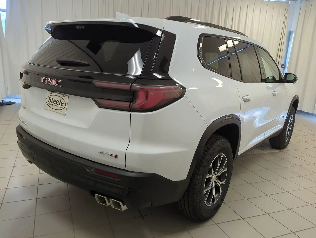 GMC Acadia снимка GMC Acadia