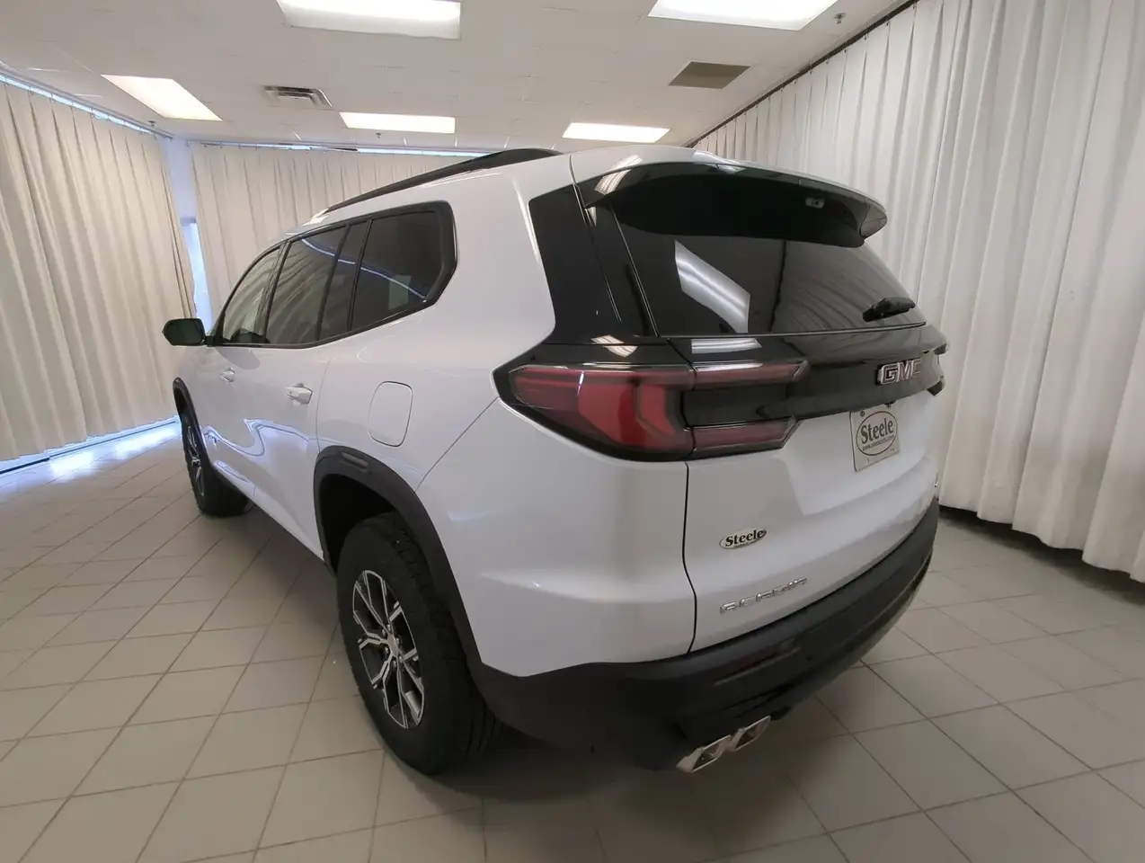GMC Acadia снимка GMC Acadia