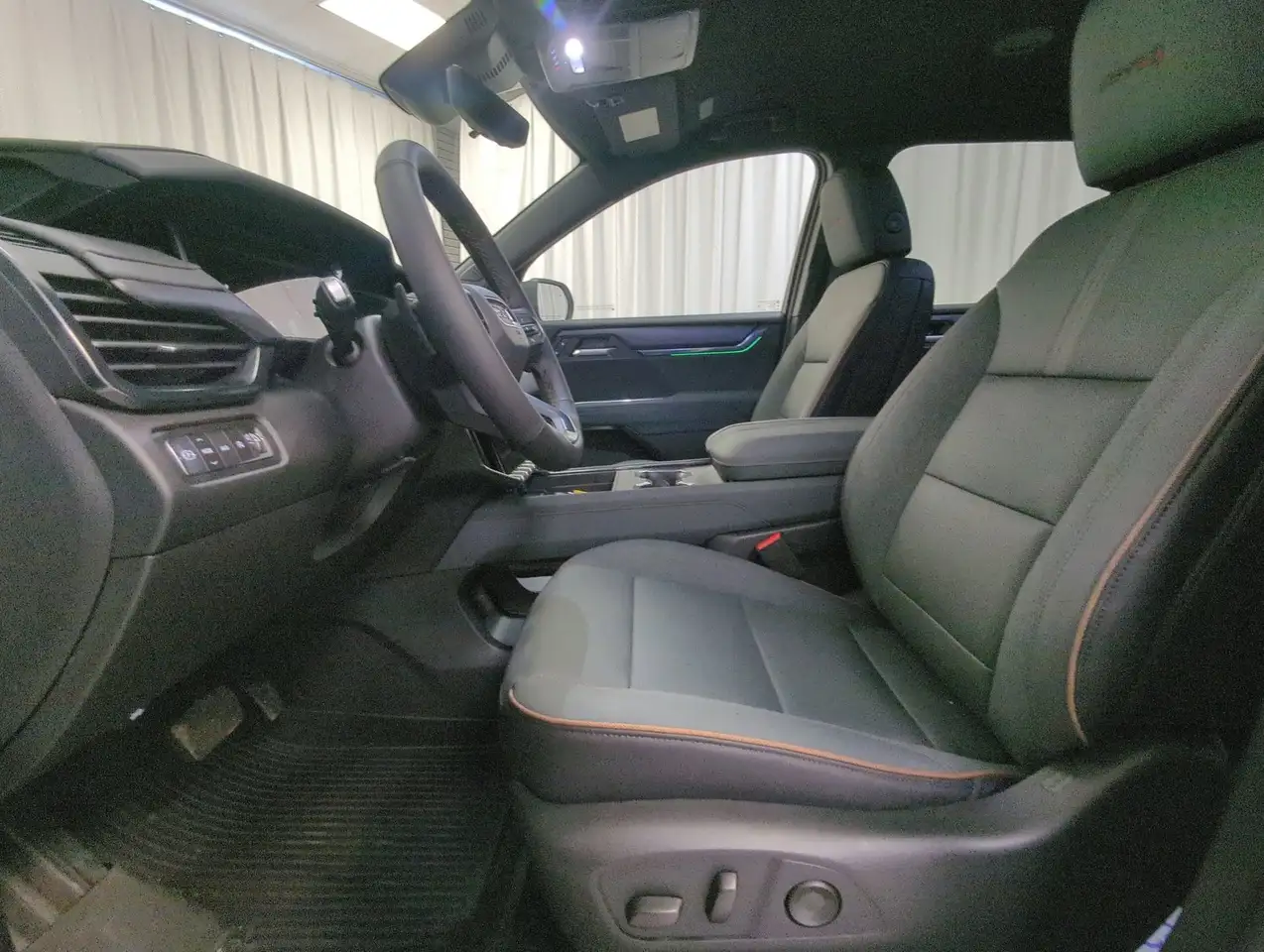 GMC Acadia снимка GMC Acadia