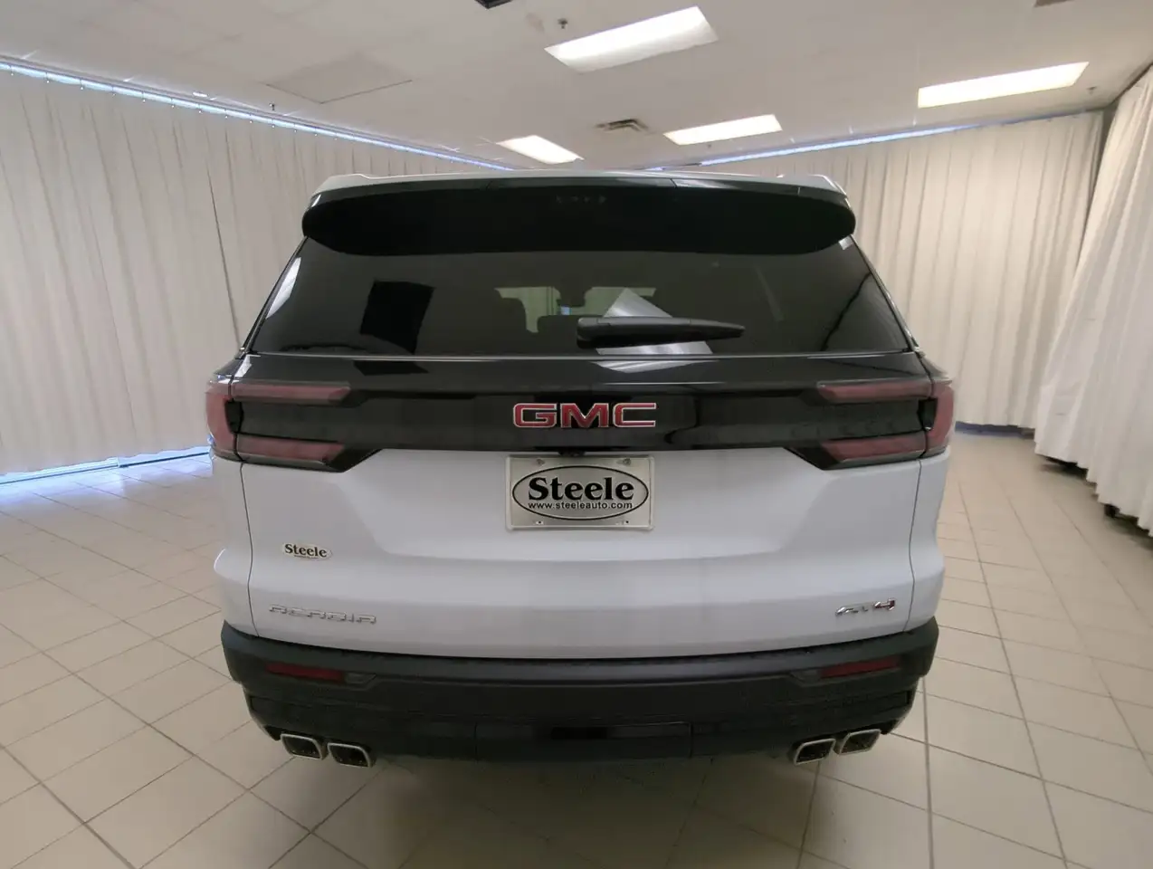 GMC Acadia снимка GMC Acadia