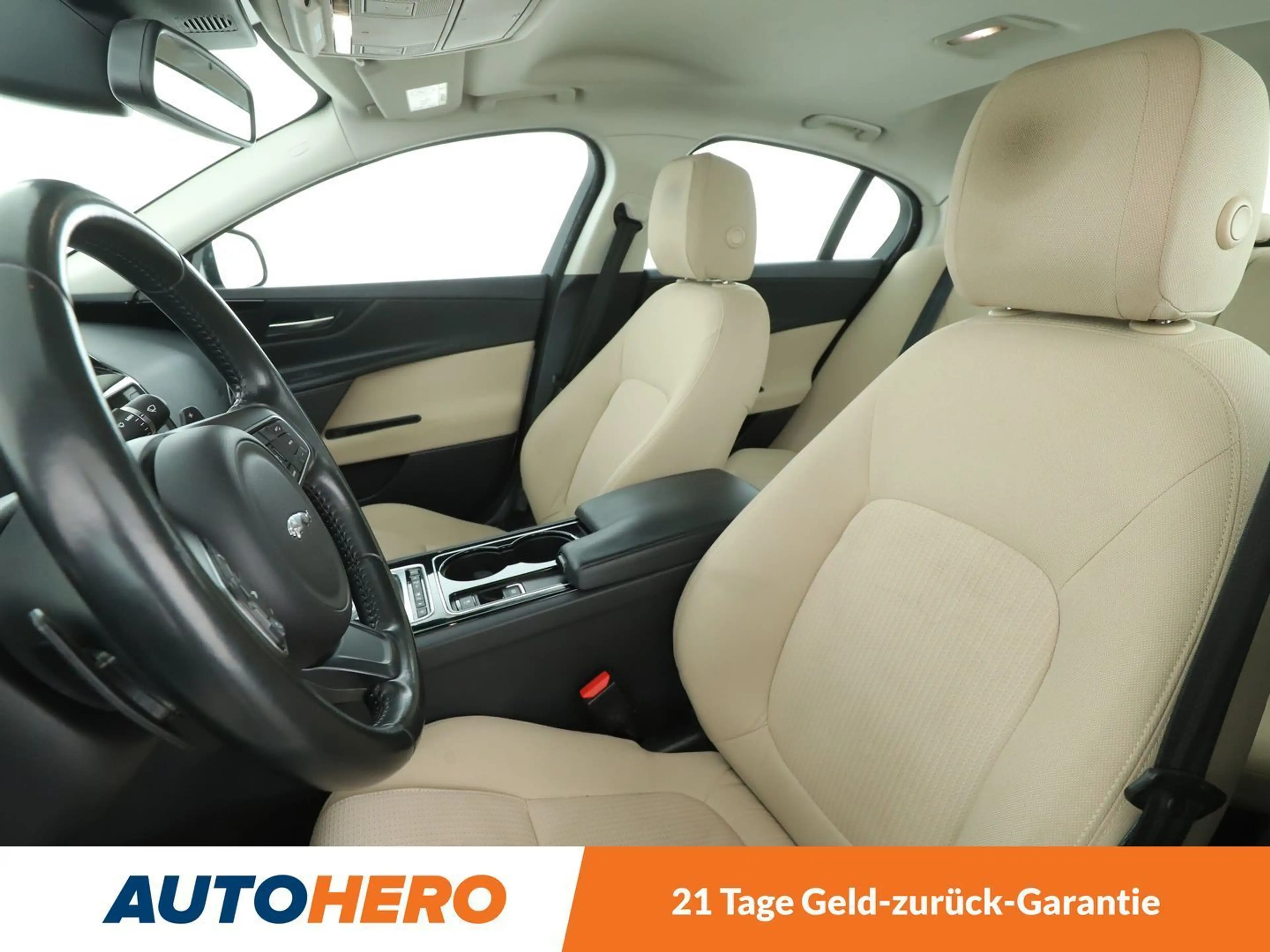 Jaguar XE 20t Pure Aut.*NAVI*TEMPO*CAM*PDC*KLIMA*GARANTIE* — photo 10