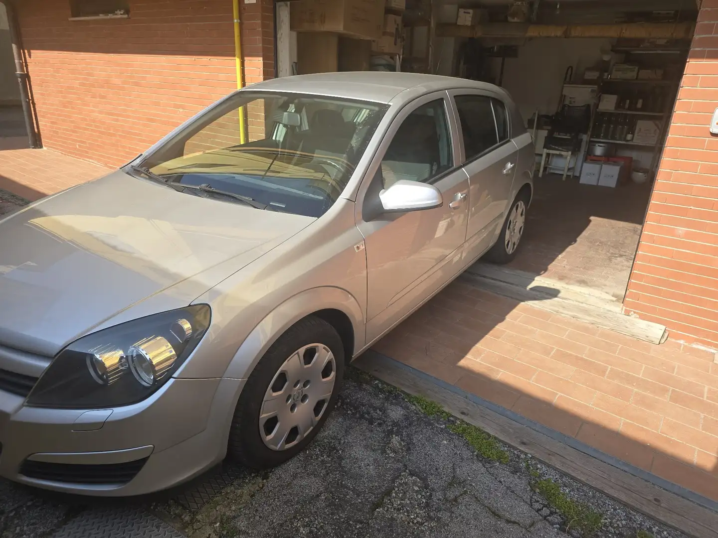 Opel Astra 5p 1700 dti Njoy - 1