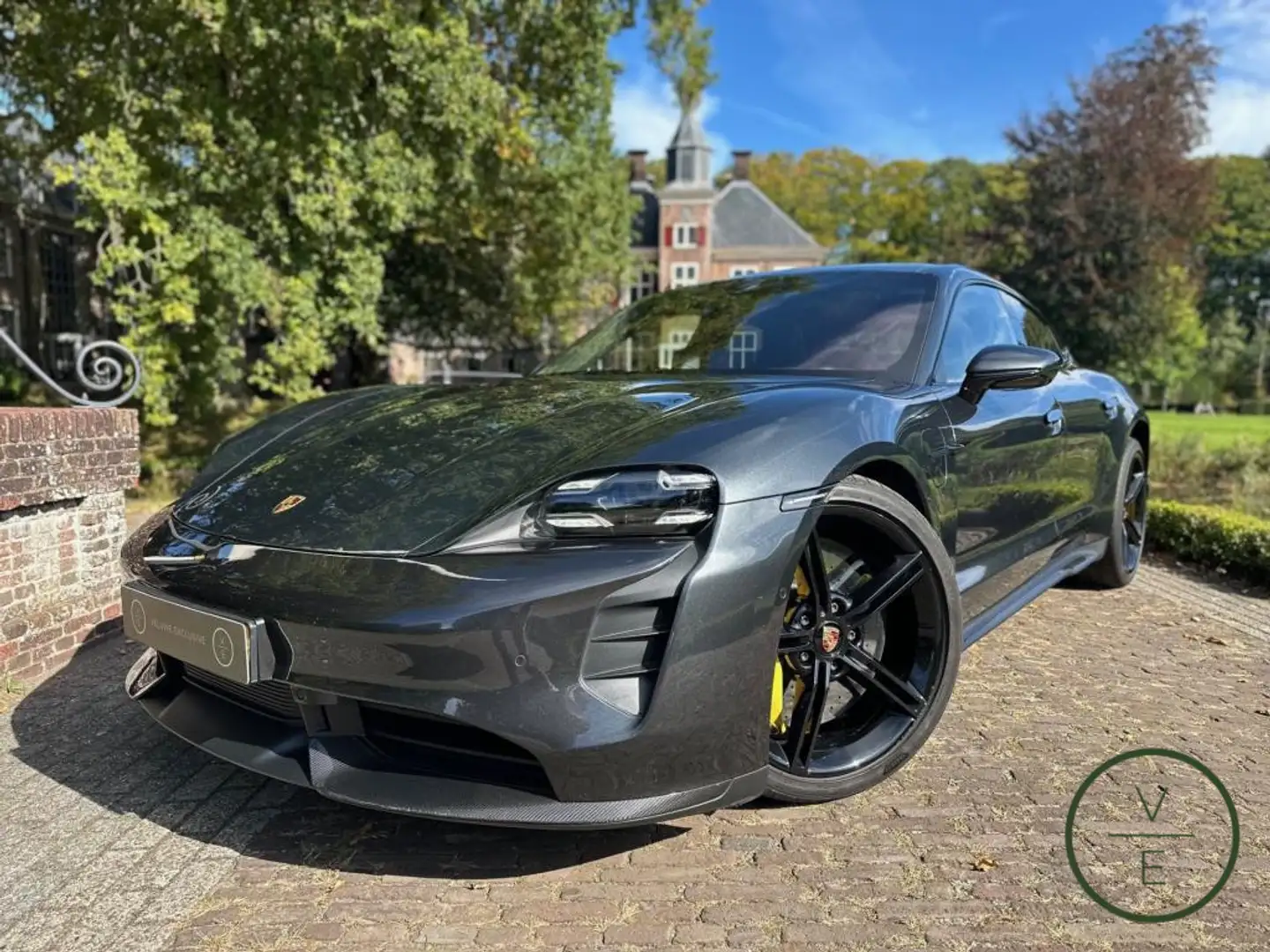 Porsche Taycan Turbo S | Alcantara | Keramisch | Sport Chrono | P Grijs - 1