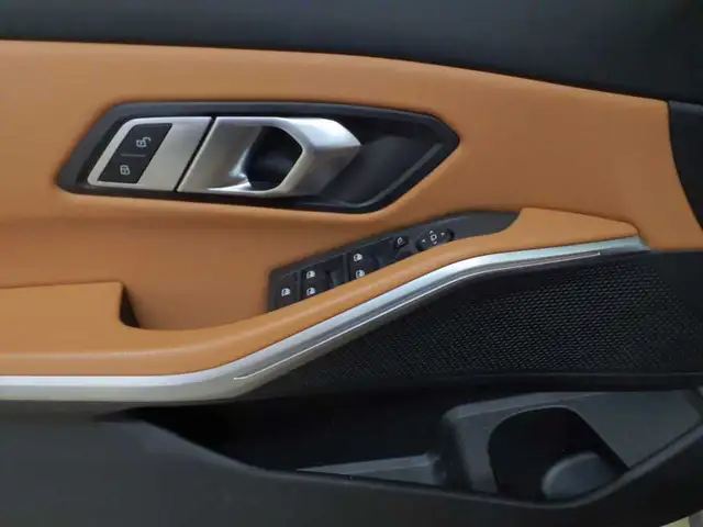 BMW 3 Series view 14