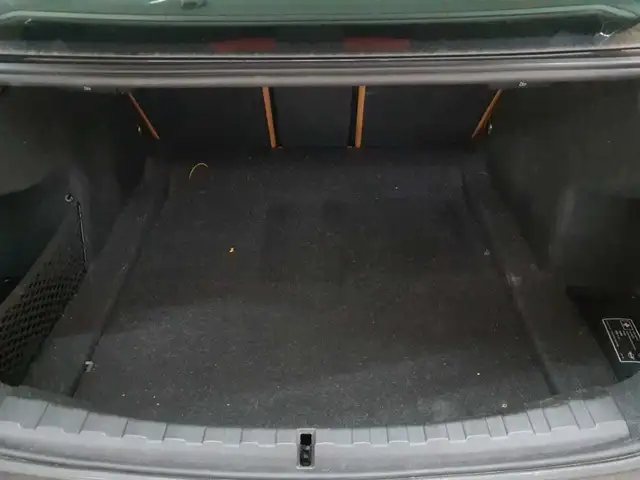 BMW 3 Series view 12