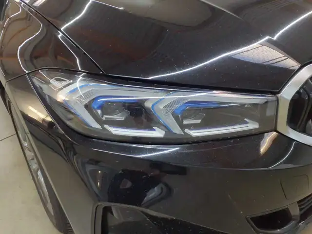 BMW 3 Series view 13