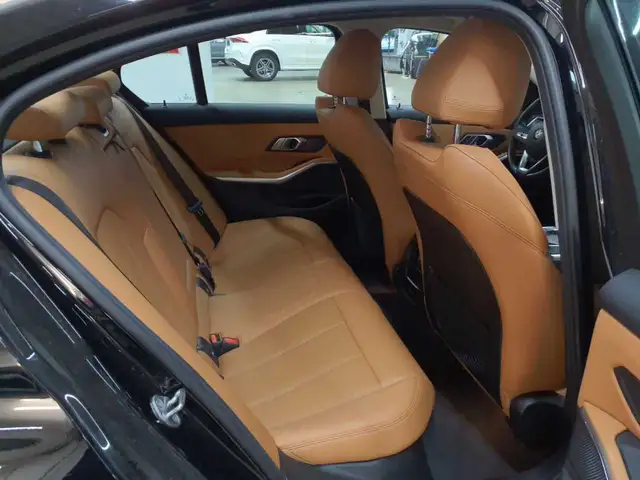 BMW 3 Series view 11