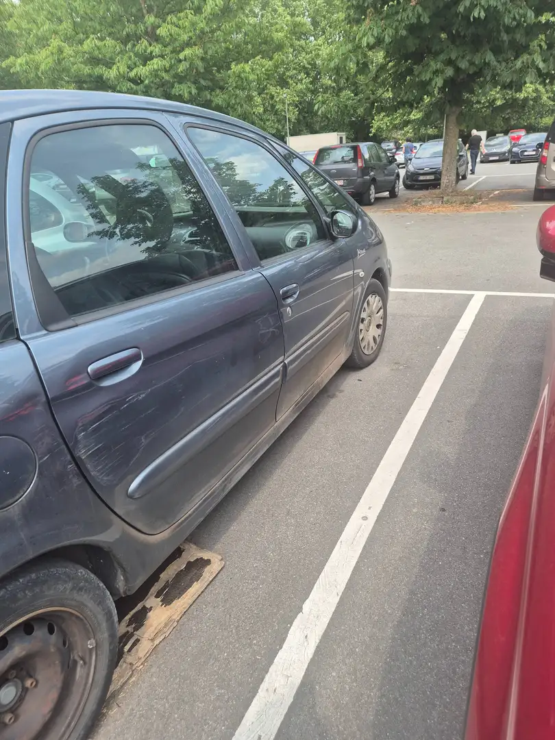 Citroen Xsara Picasso 1.6 HDi Exclusive Gris - 1