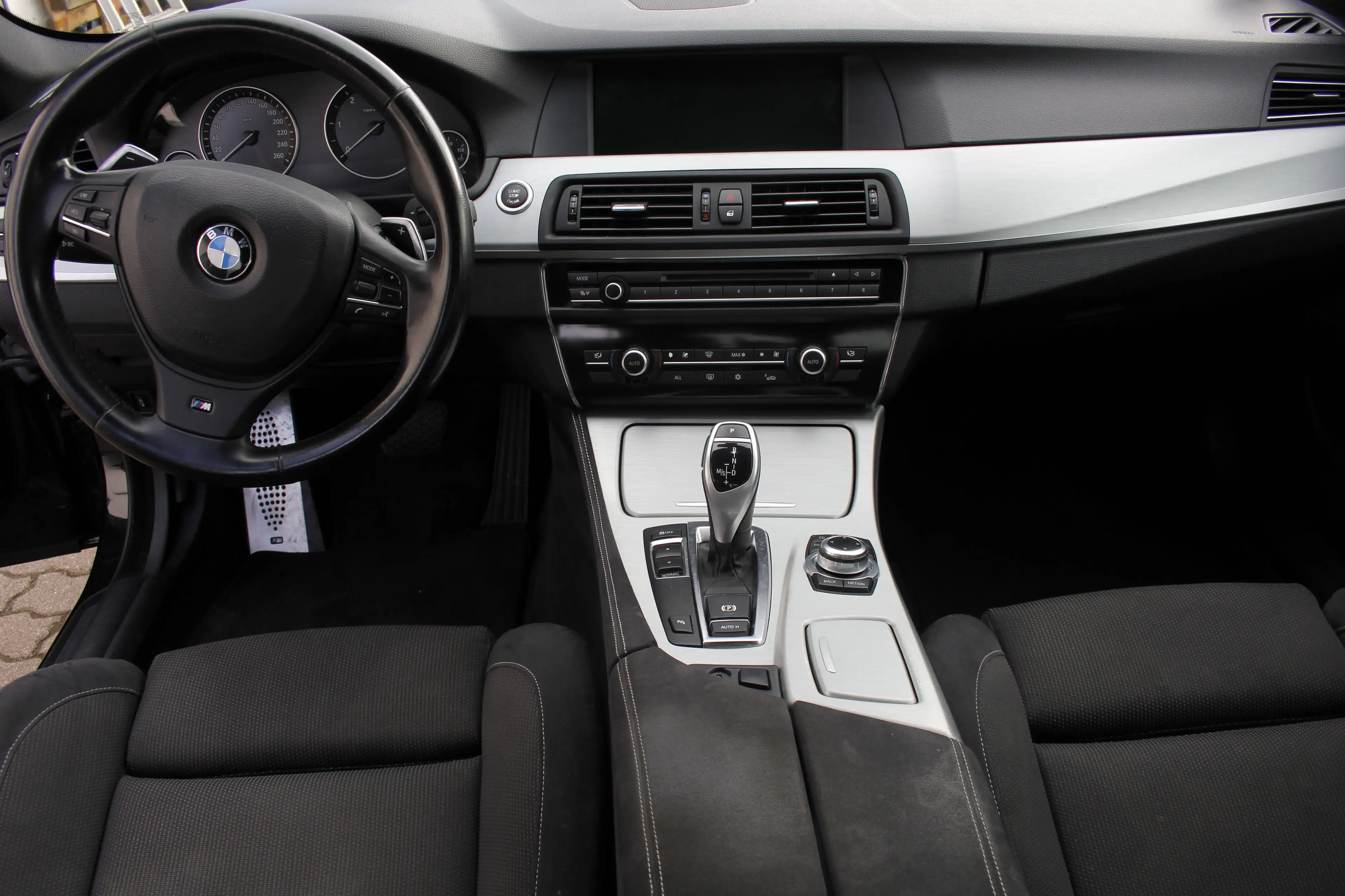 BMW 535 535 d M-Paket Auto Navi Xenon — photo 11