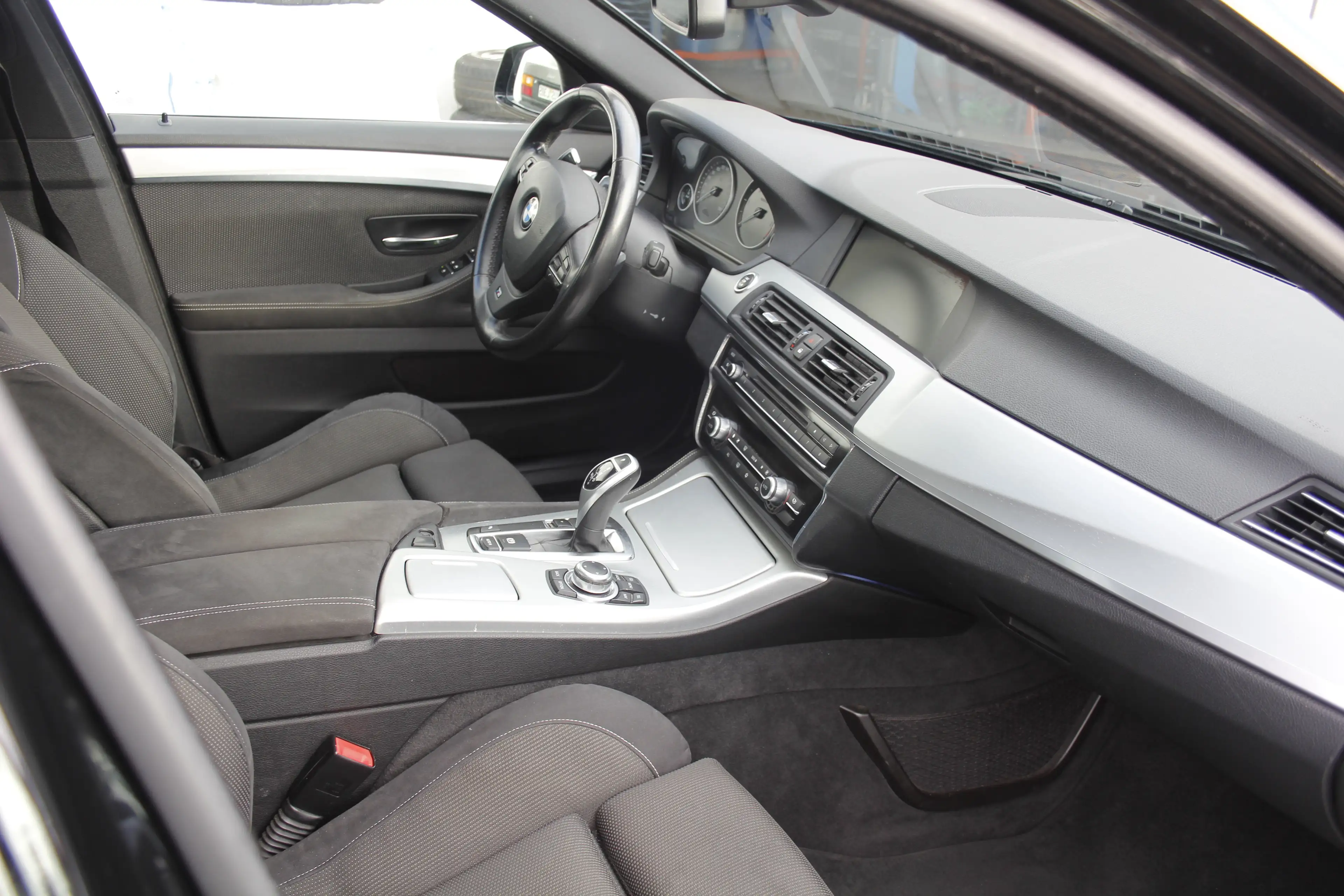 BMW 535 535 d M-Paket Auto Navi Xenon — photo 9