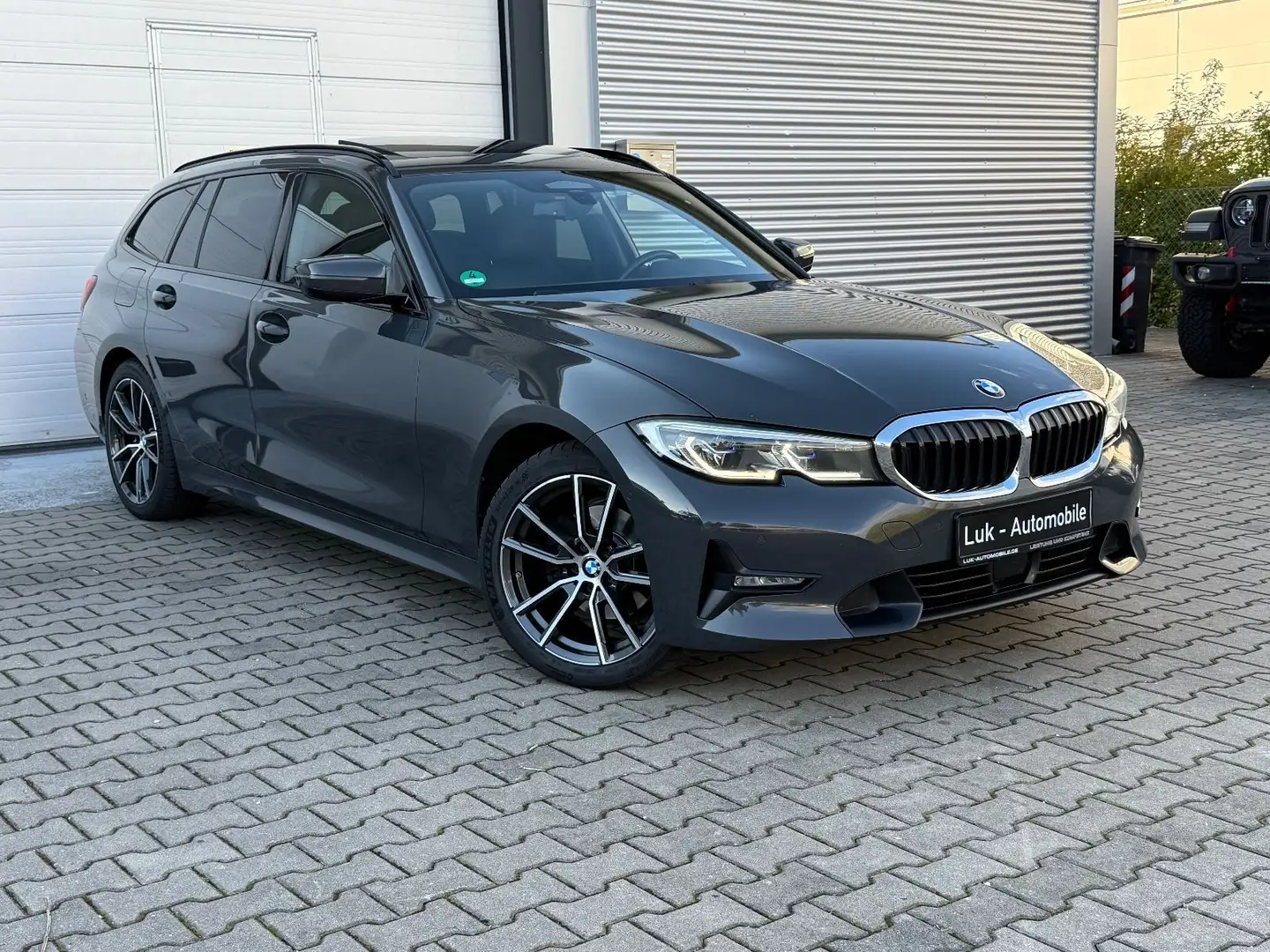 BMW 320 d xDrive Sport Line°PANO°H&K°Hud°LaserLicht Grau - 2