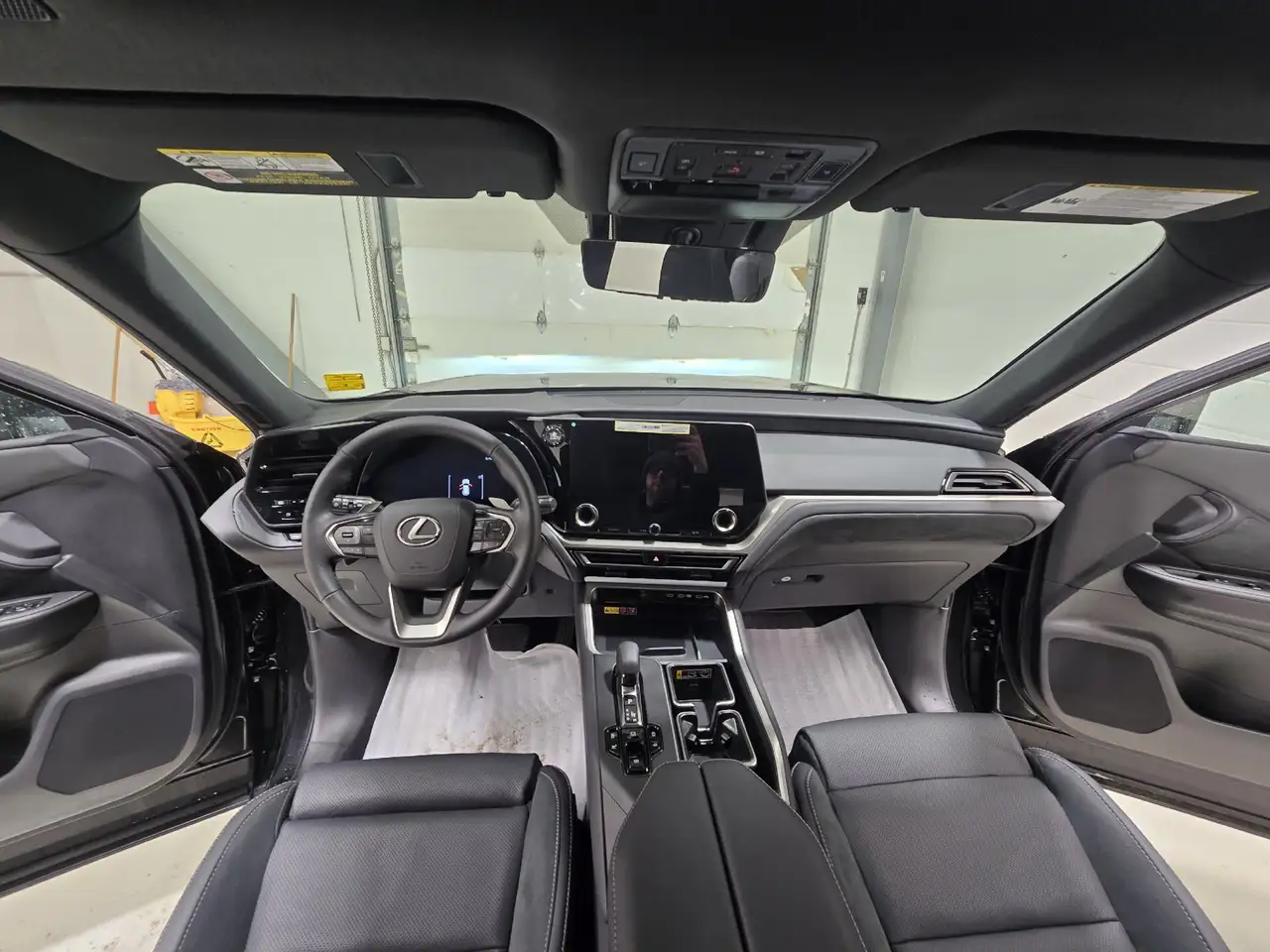 Lexus TX снимка Lexus TX