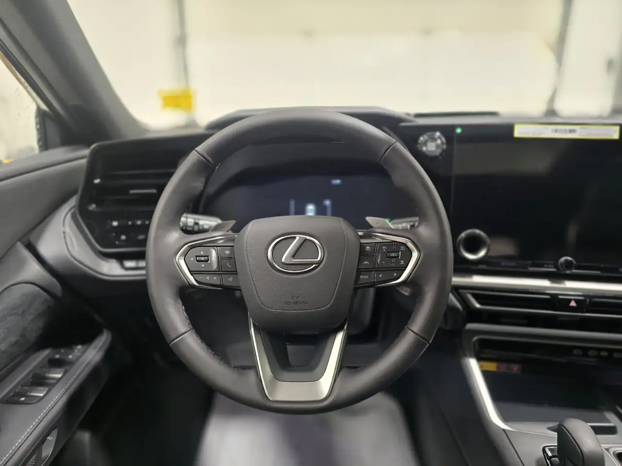 Lexus TX снимка Lexus TX