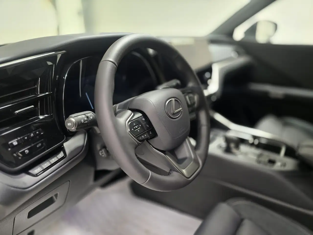 Lexus TX fotografie Lexus TX