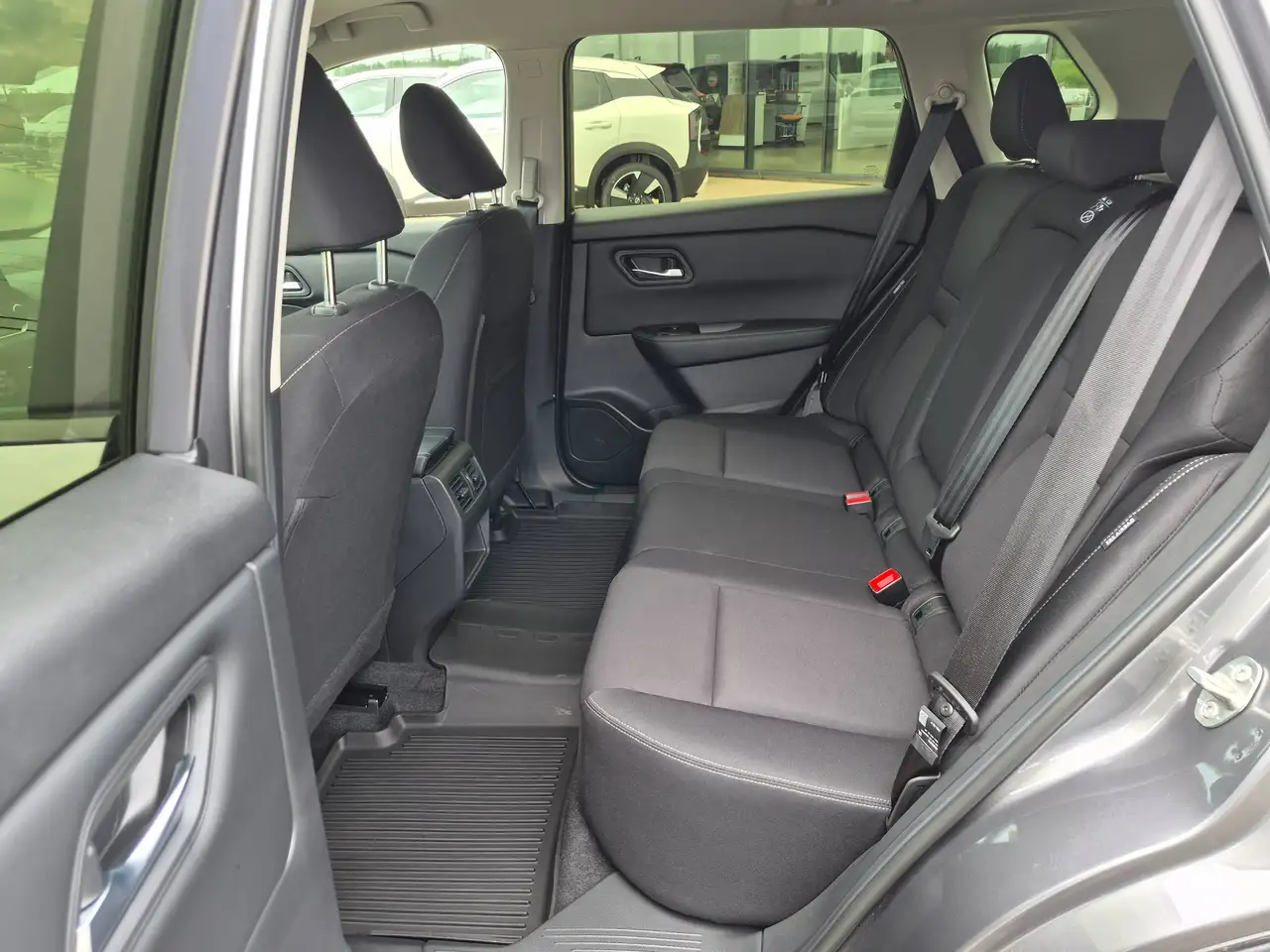 Nissan Rogue fotografie Nissan Rogue