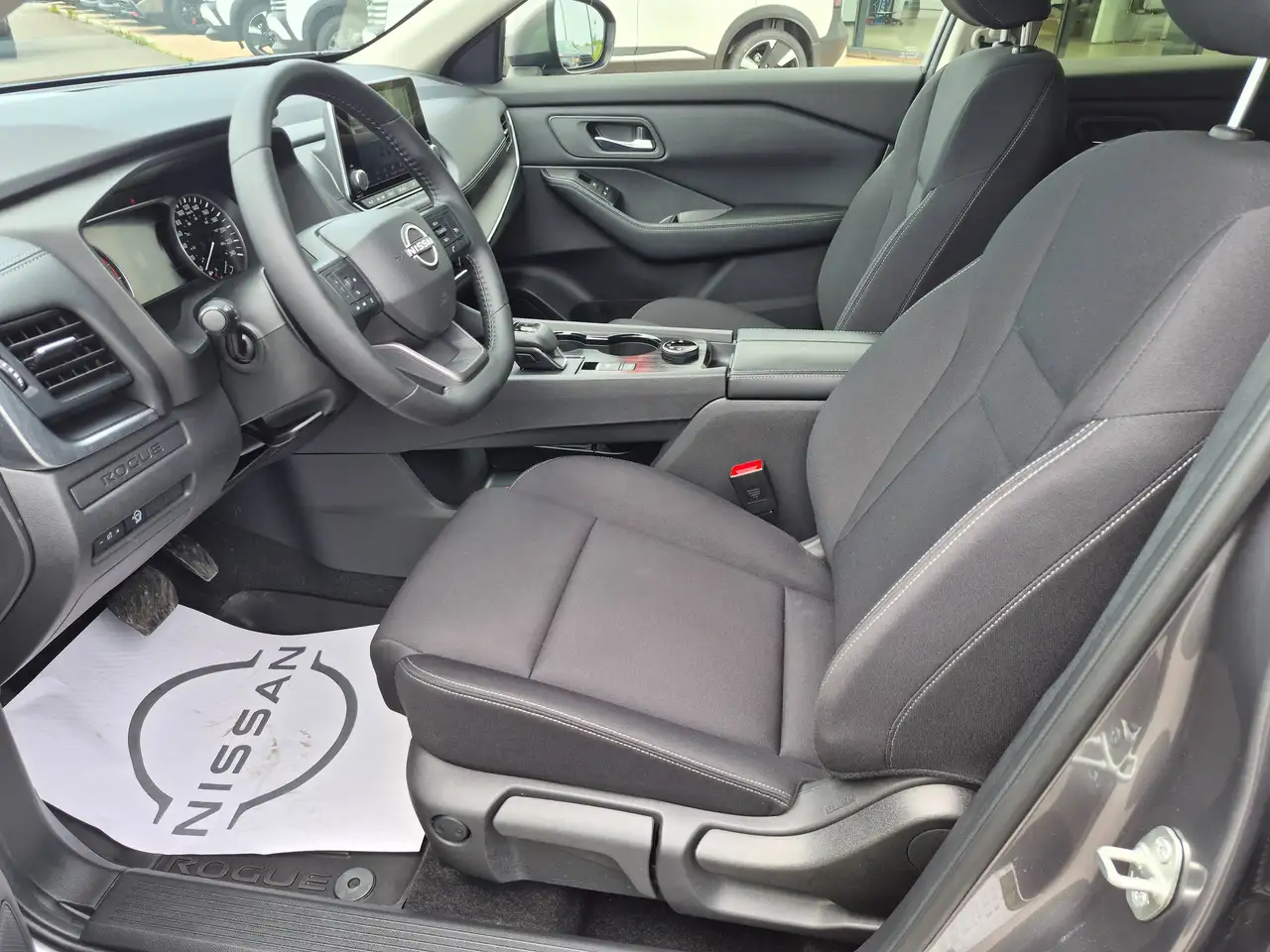 Nissan Rogue fotografie Nissan Rogue