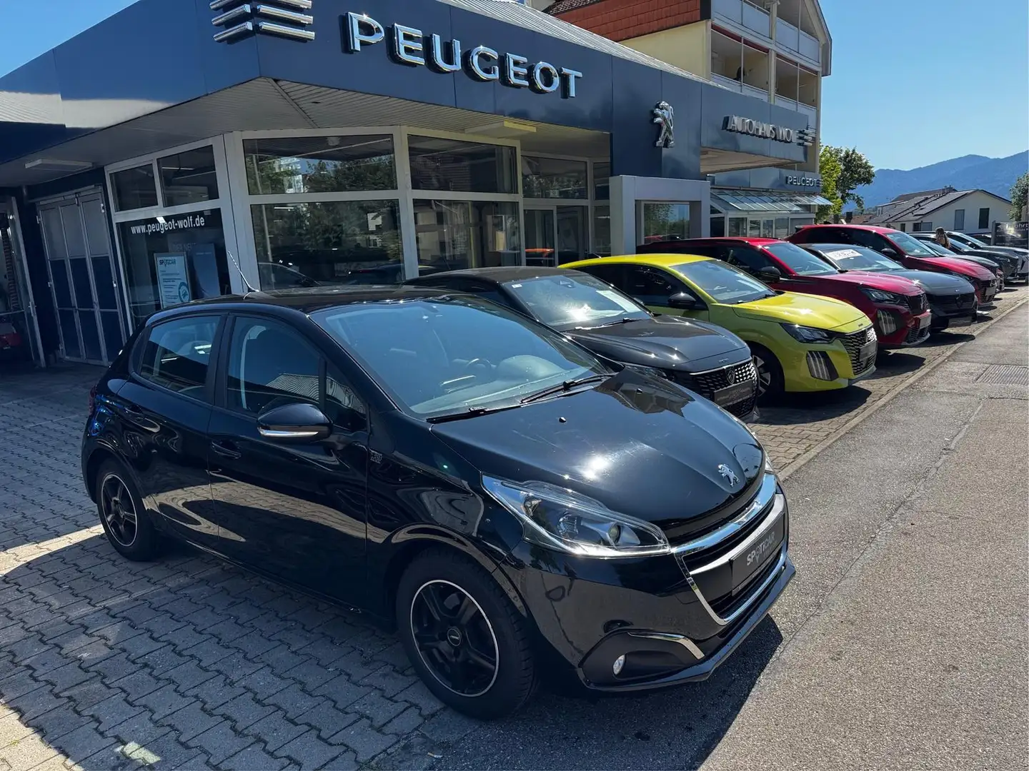 Peugeot 208 Active PureTech 82 Noir - 1