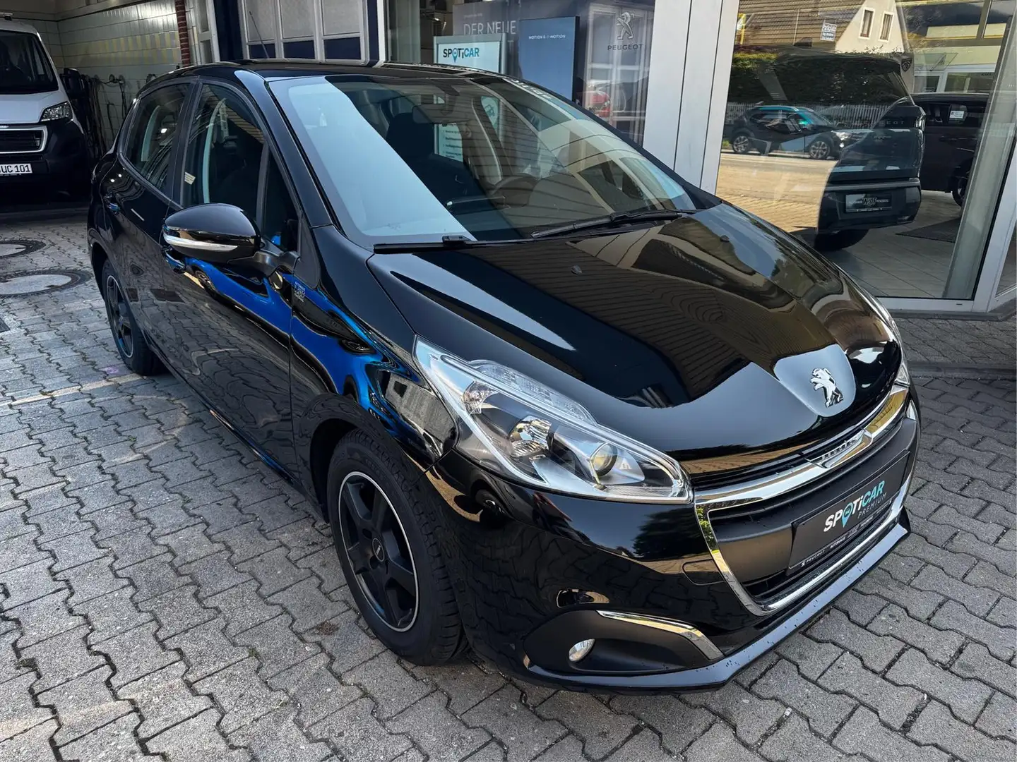 Peugeot 208 Active PureTech 82 Noir - 2