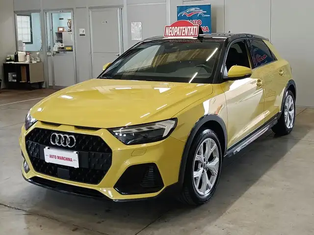 Audi A1 A1 II  Citycarver 30 1.0 tfsi Identity Contrast 116cv s-tronic