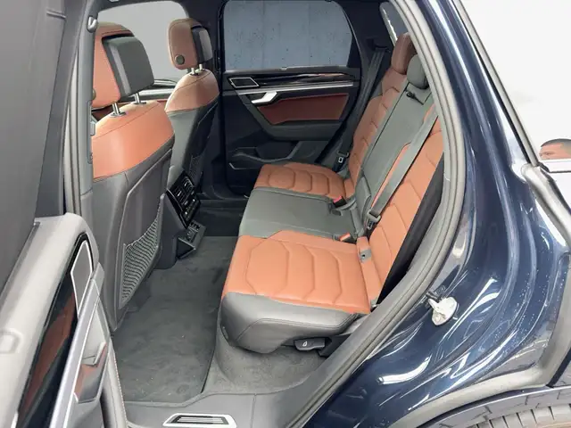 Volkswagen Touareg view 12