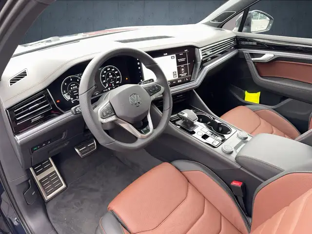 Volkswagen Touareg view 9