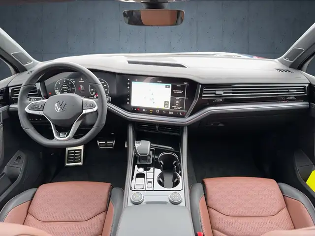 Volkswagen Touareg view 11