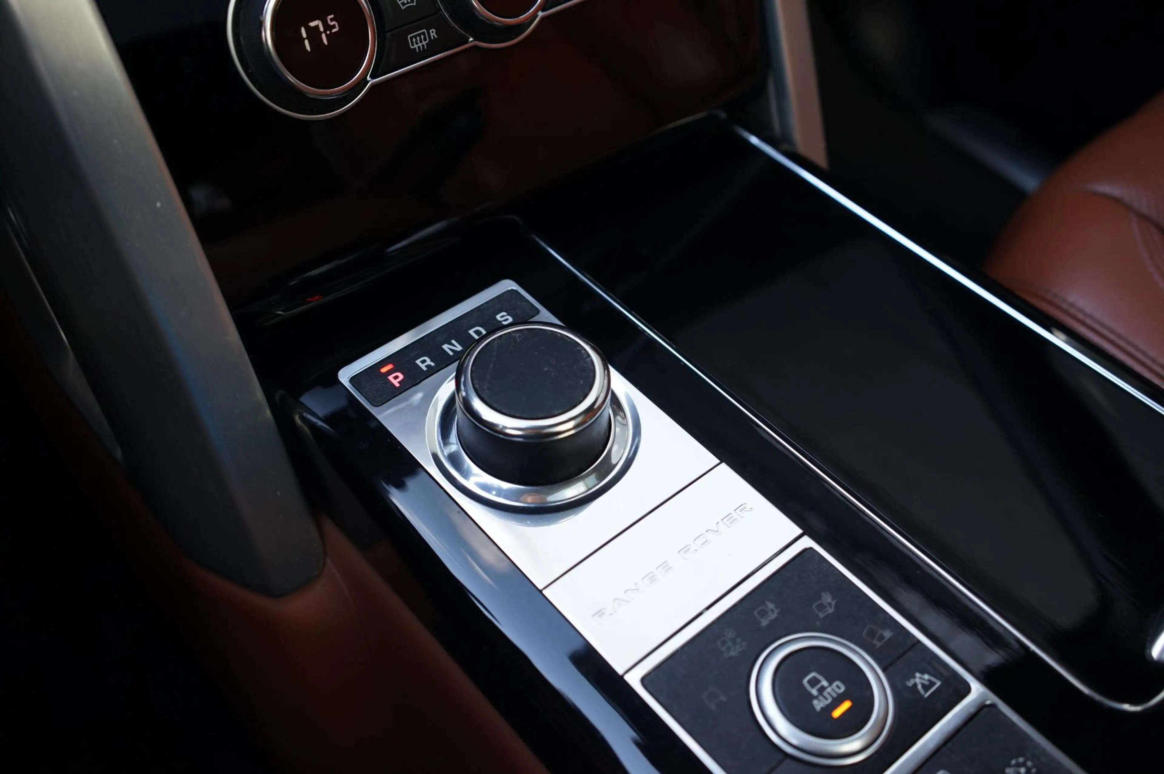 Land Rover Range Rover 4.4 SDV8 Autobiography VOL-217dkm — photo 11