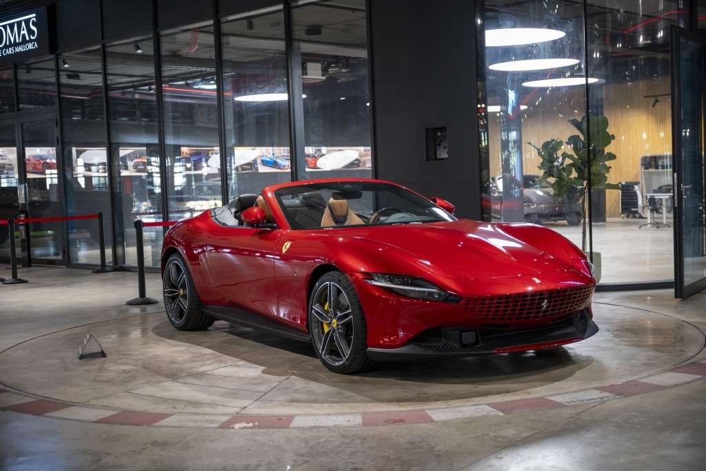 Ferrari Roma Spider - foto 1