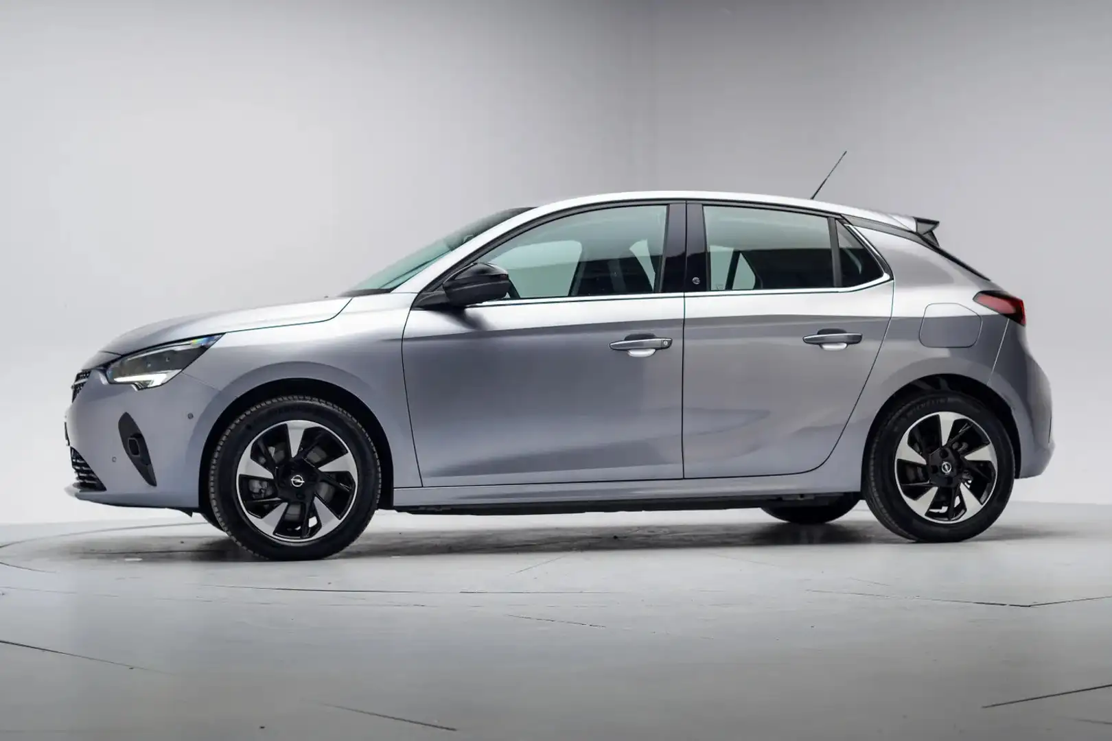 Opel Corsa-e Elegance 50 kWh [ Camera Led koplampen Carplay ] Grigio - 2