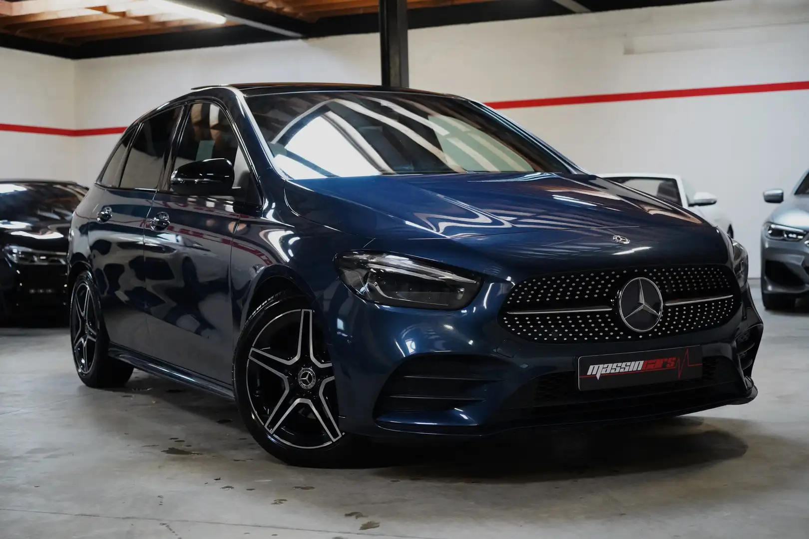 Mercedes-Benz B 180 AMG-Line | PANO | LED Bleu - 2