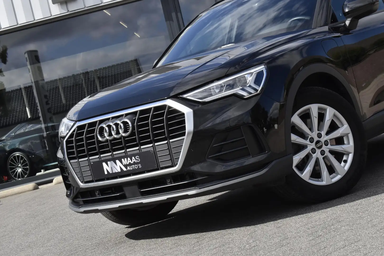 Audi Q3 45 TFSI e Advanced edition Zwart - 2