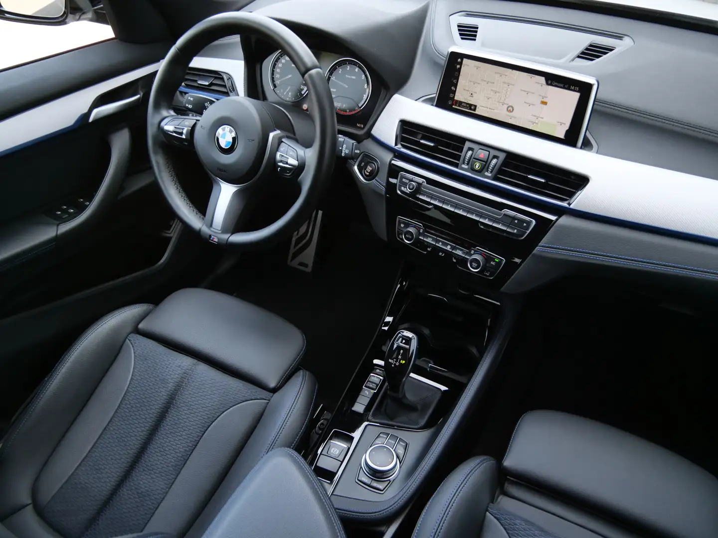 BMW X1 sDrive18i 141pk High Executive M-Pakket Automaat S Wit - 2