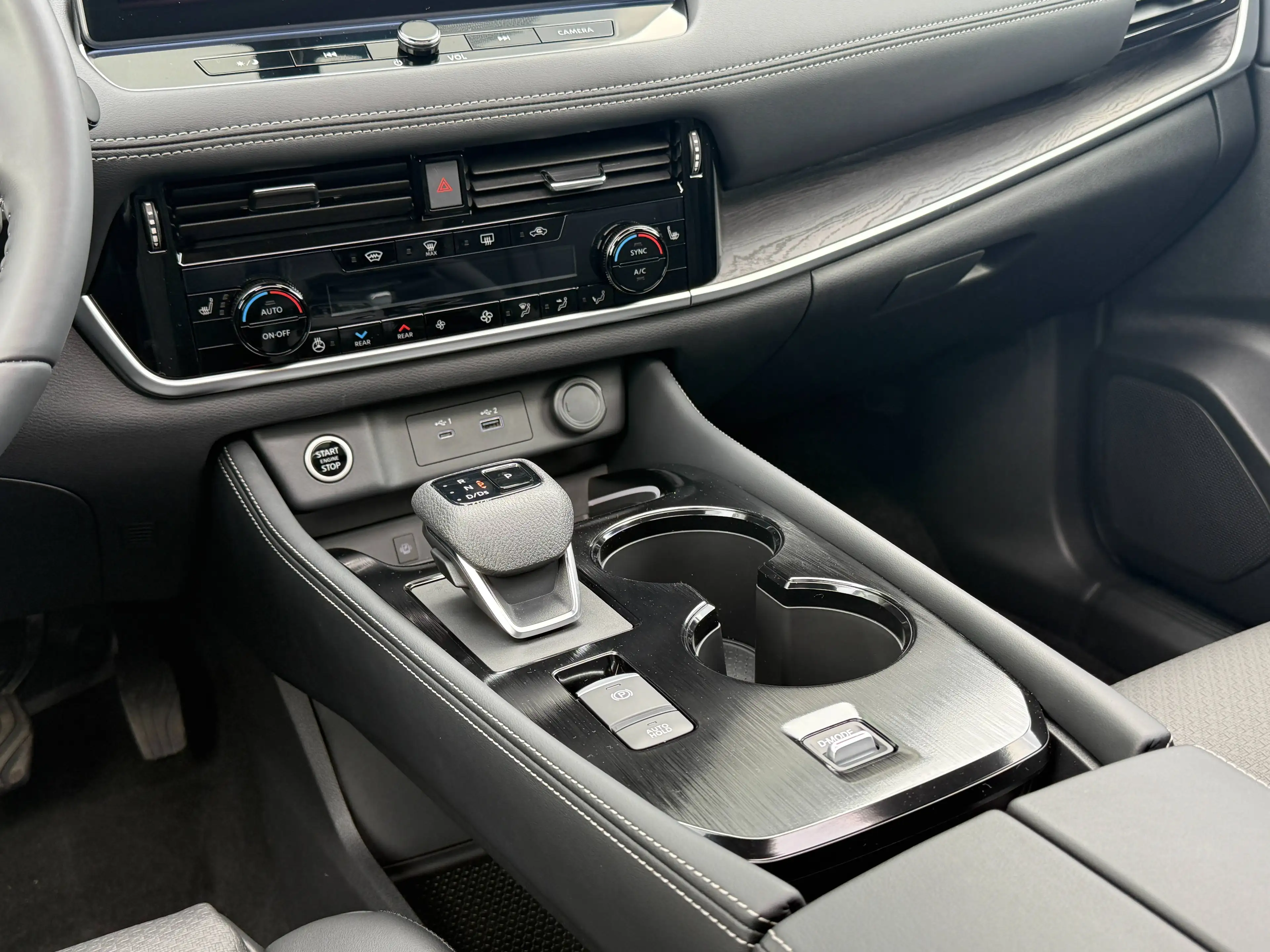Nissan X-Trail TEKNA / PANO / ZETELVERWARMING / LEDER / 360°CAM / — photo 29