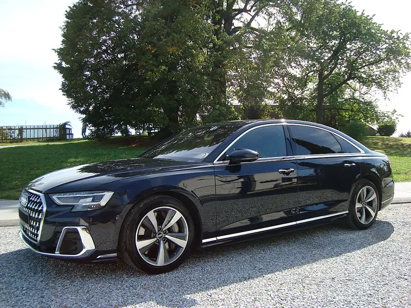 AUDI A8