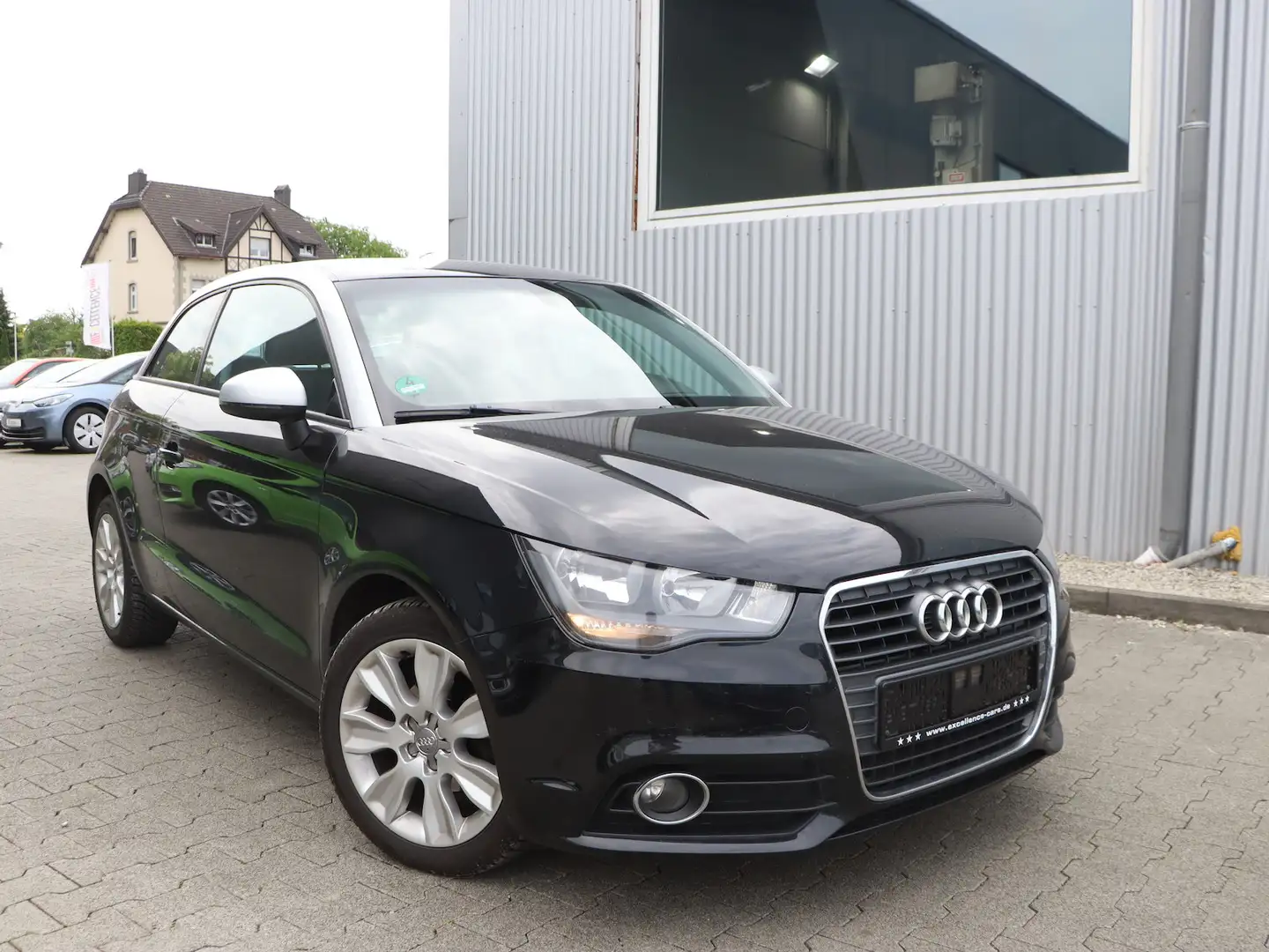 Audi A1 1.2 TFSI AMBITION SPORT / KLIMAAUTOMATIK Schwarz - 1