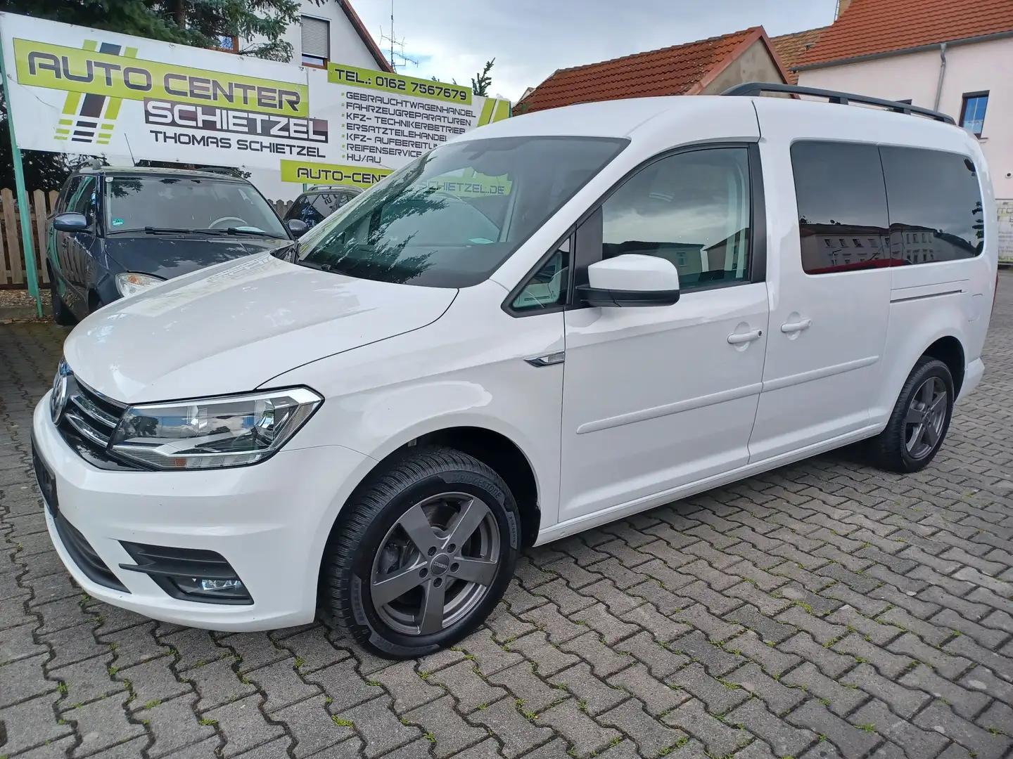 Volkswagen Caddy Maxi Comfortline 2.0 TDI BMT *1.Hand*Navi*Kamera* Weiß - 1