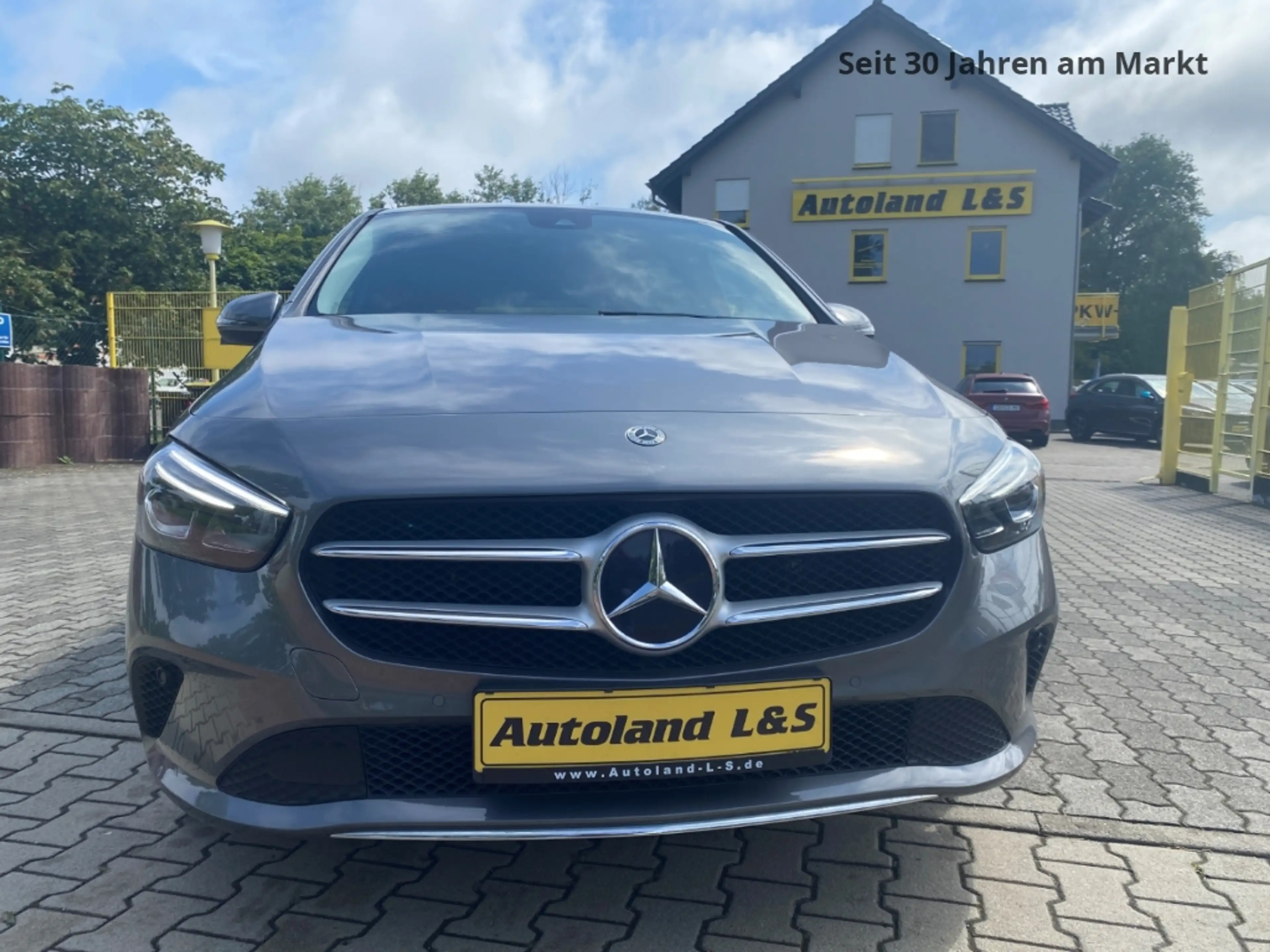 Mercedes-Benz B 250 E, LED, SH, PDC, Navi, WKR,1.Hand, Kamera, Alus, — photo 5