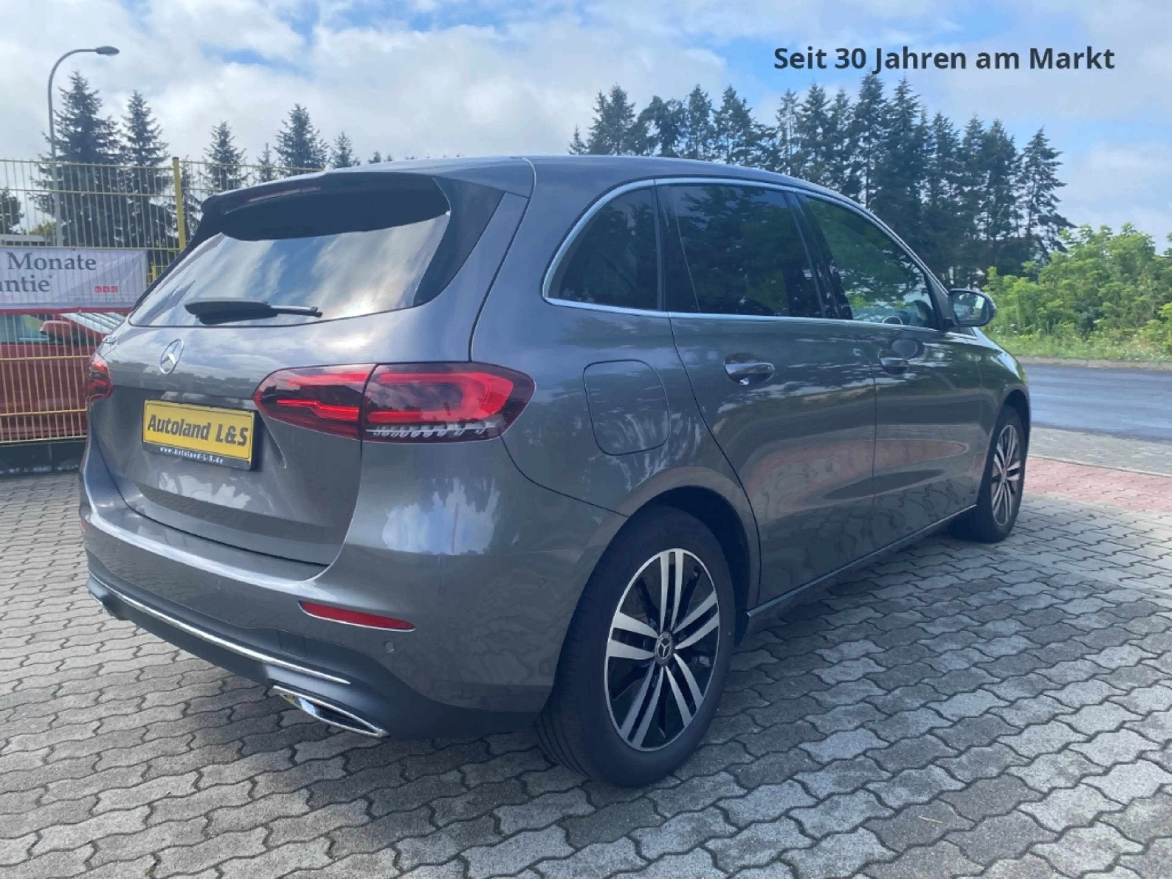 Mercedes-Benz B 250 E, LED, SH, PDC, Navi, WKR,1.Hand, Kamera, Alus, — photo 3