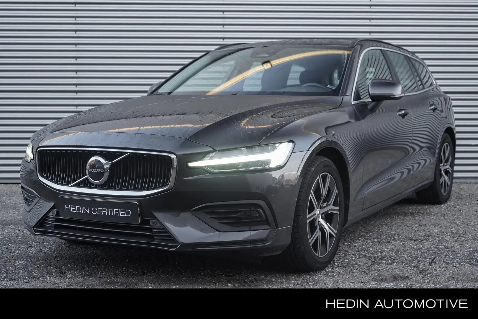 Volvo V60 B3 Core | Adaptive Cruise | BLIS | Stoelverwarming Grijs - 1
