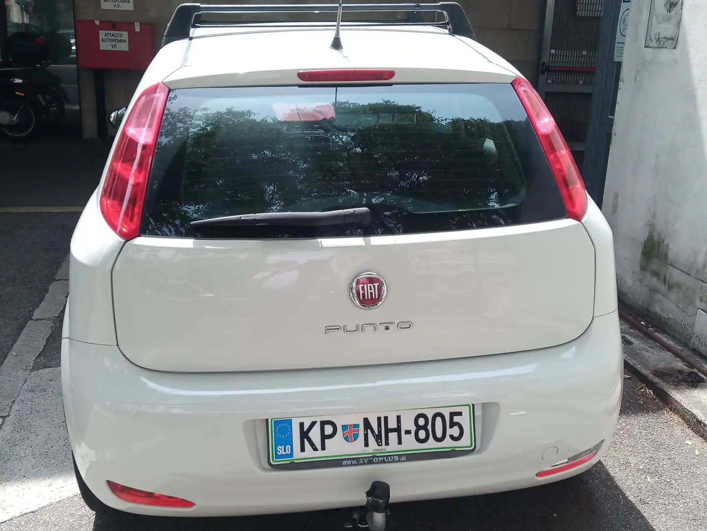 Fiat Grande Punto Grande Punto 5p 1.4 Actual s Белый - 1