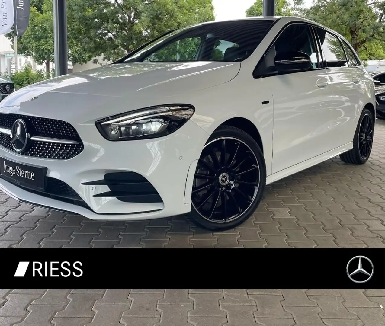 Mercedes-Benz B 250 e AMG+Night+R-Kam+LED Multib+el.Heckkl+Amb Weiß - 1