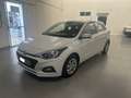 Hyundai i20 1.2 MPI Essence Blanco - thumbnail 1